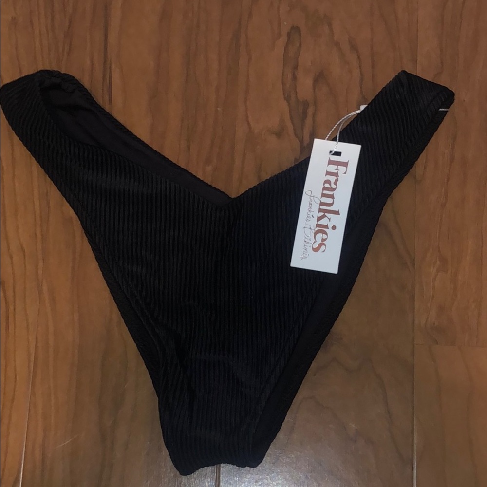 Frankie’s bikini